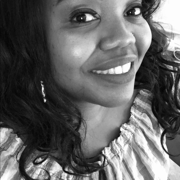 Meet your Posher, Brandi - Picture 2 of 4